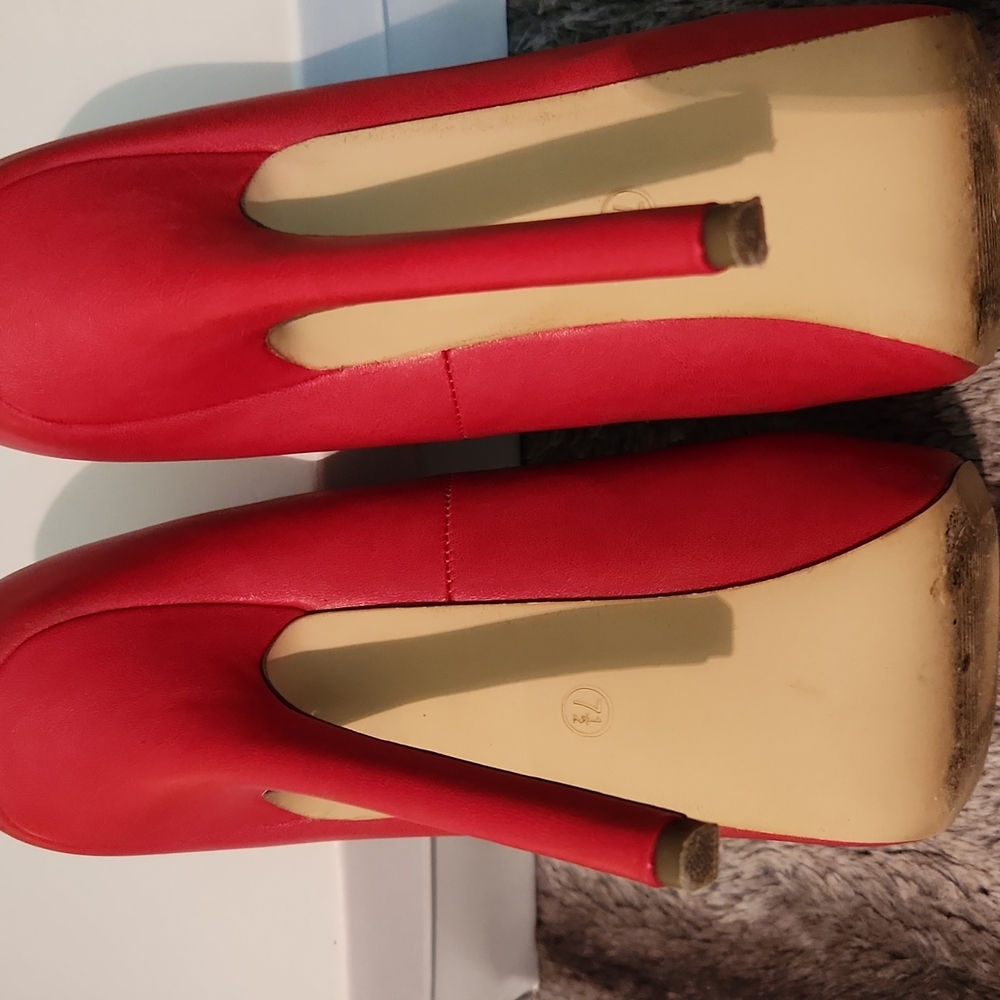 Heels - Picture 5 of 6